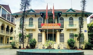 Không nhận hoa chúc mừng nhân dịp kỷ niệm 95 năm Ngày Truyền thống Mặt trận Tổ quốc Việt Nam